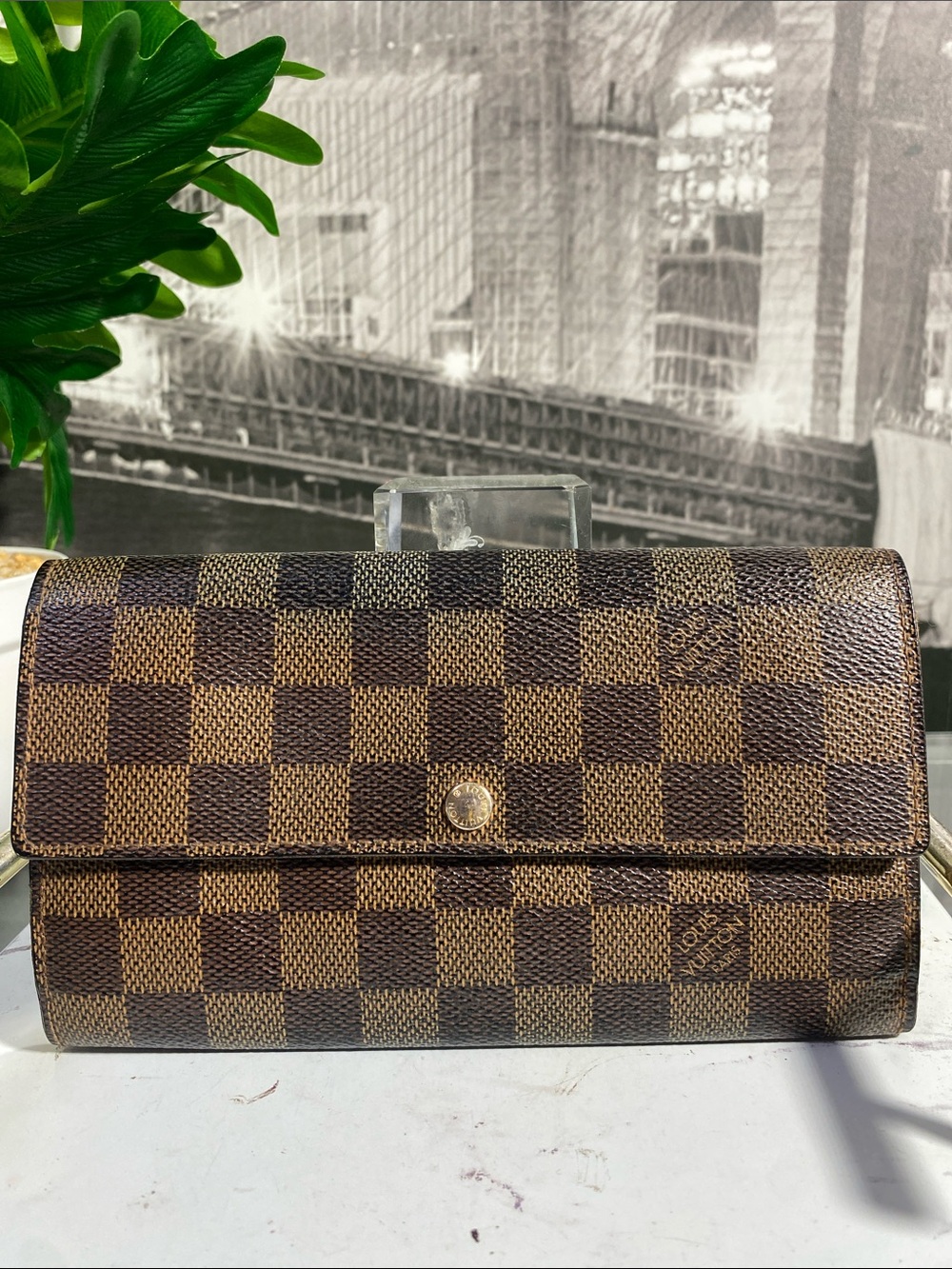 Authentic Louis Vuitton Damier Long Sarah Wallet - Picture 7 of 16